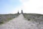 Bretagne-Pointe du Raz-chemin et lande de pierres vers le phare
