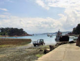 Ile de Bréhat - espace de mise à l'eau - chargement et déchargement des bateaux