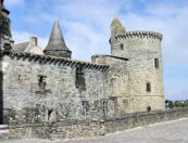 Vitré : le château, ses remparts et tours