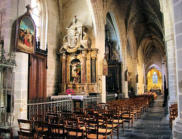 Vitré : église Notre Dame, bas côté gauche avec ses chapelles