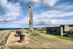 Bretagne-pointe Saint Mathieu- colonne dédiée à la mémoire des marins morts pour la France