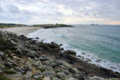 Bretagne-Lampaul Plouarzel-littoral avec rochers,plage et océan