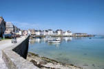 Ile de Sein-La digue et village 