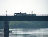 Briare : passage de bateau sur  Le pont canal