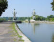 Briare : entrée du pont canal avec ses deux pilastres