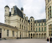Chambord : le château, cour intérieure