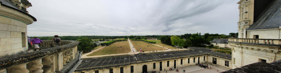 Chambord : le château, vue sur les dépendances