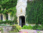 Château Valmer: entrée grotte troglodytique