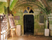 Château Valmer : intérieur de la  grotte troglodytique