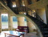Chanteloup : la Pagode, escalier intérieur