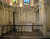 Amboise : la chapelle saint Hubert du château, autel