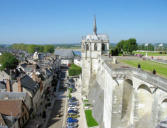 Amboise : le Château, vue des rues depuis les remparts