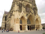 Reims : la cathédrale-détails extérieur de la construction vue1
