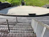 Grand : l'amphithéâtre descente vers l'arêne