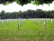 cimetière de Saint Mihiel : alignement de tombes vue2