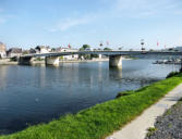 Givet : pont au dessus de la Meuse