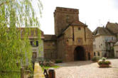 Cernay-vue arrière de la tour de la porte de Thann-tour à colombages