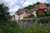 Thann-maisonss de couleurs au bord de la rivière