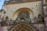 Thann-Collégiale Saint-Thiebaut-statues au dessus du porche