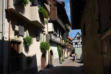 Eguisheim-rue pavée-maisons colorées 12