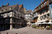 Colmar-place avec maisons à colombages