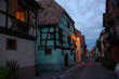 Turckheim-maison à pans de bois verte avec réverbère