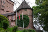 Château du Haut Koenigsbourg-vue 2 de l'entrée depuis le chemin d'accès
