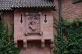 Château du Haut Koenigsbourg-oriel au dessus de l'entrée