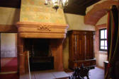 Château du Haut Koenigsbourg-salle à manger-cheminée-armoire