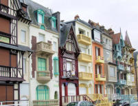 Façades de maisons particulières différentes couleurs 6