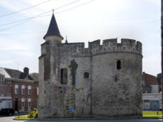 Cambrai : partie latérale de la Porte de Paris