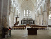 Saint Riquier : église abbatiale, la nef, la chaire