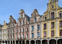 Arras : façades de batiments de la Grand'place