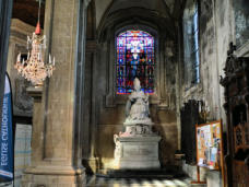 Cambrai : église Notre Dame de Grâce, statue dans le bas côté droit