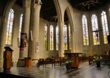 Bergues : église Saint Martin, la nef et le choeur