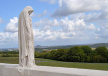 Monument Vimy : vierge baissant la tête