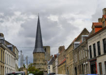 Bergues : la ville et l'abbaye Winoc en arrière plan