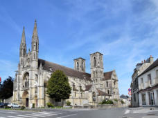 Laon : vue de l' église Saint martin