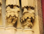 Détails sur bas de sculptures de Notre Dame d'Amiens