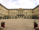 Cour du palais de Compiègne