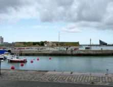 Calais : le port, les quais