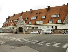 Calais : Batiment sur le port