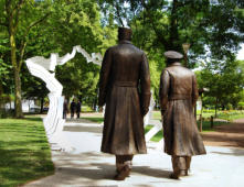 Calais : statue Charles de Gaulle et Sir Winston Churchil 1