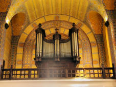 Notre Dame de Lorette : vue rapprochée de l'orgue de la chapelle