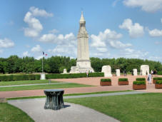 Notre Dame de Lorette : Vue sur la nécropole