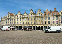 Arras : immeubles de la place des héros