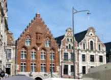 Arras : façade de batiment sur la Grand'place