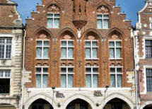 Arras : façade de batiment