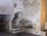 Chateau de Pirou : aménagements des salles,escalier,cheminée