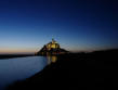 Mont Saint Michel de nuit, vue éloignée